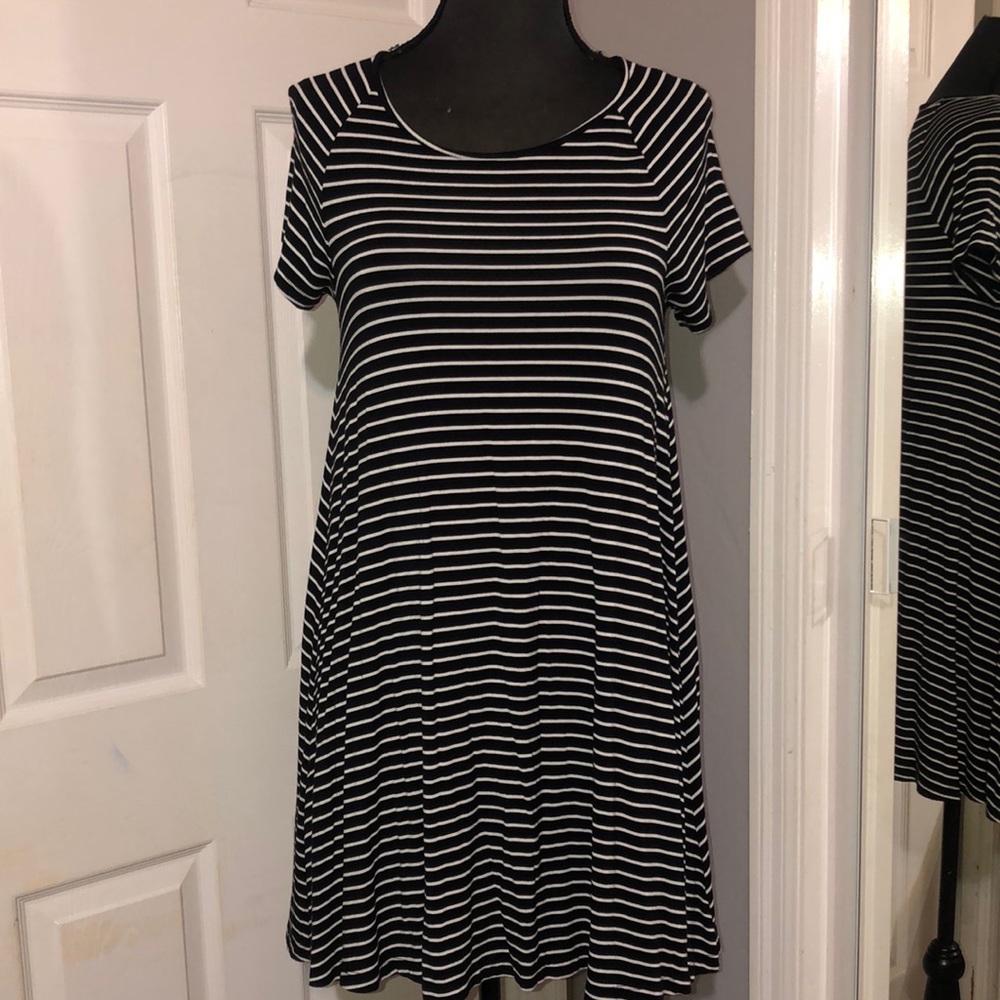 Black and White Old Navy Dress